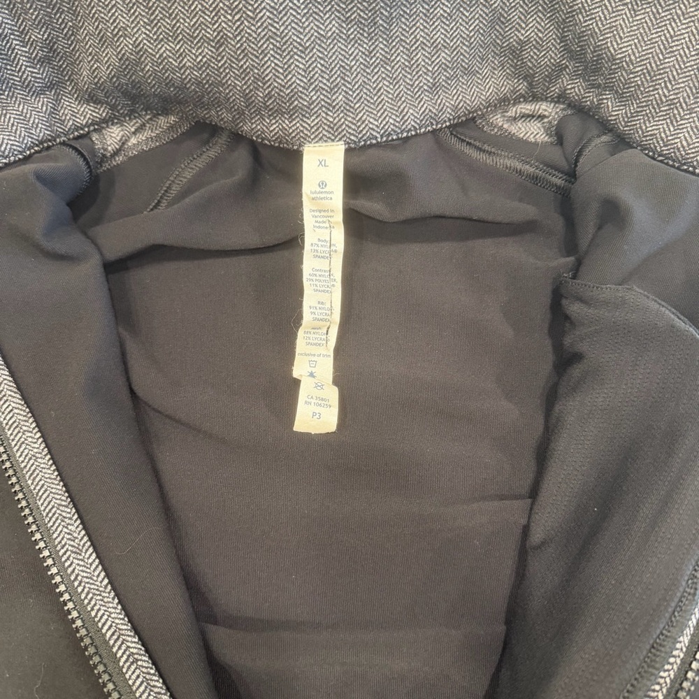 Lululemon Men’s Surge Full Zip Track Jacket Black - XL - Picture 3 of 5
